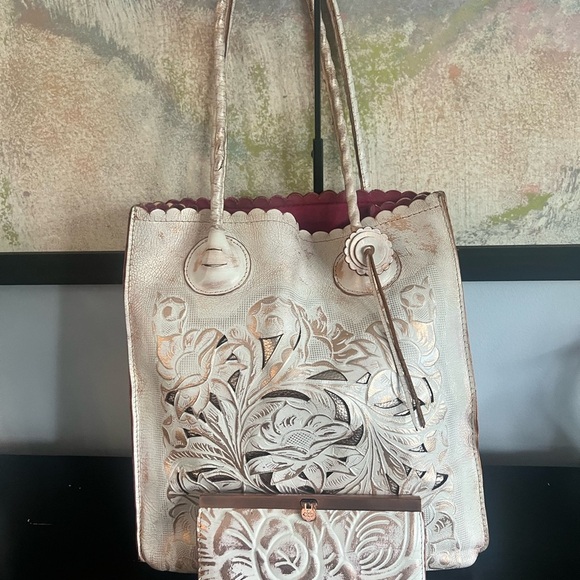 Patricia Nash Tote and Wallet Set - Picture 1 of 13